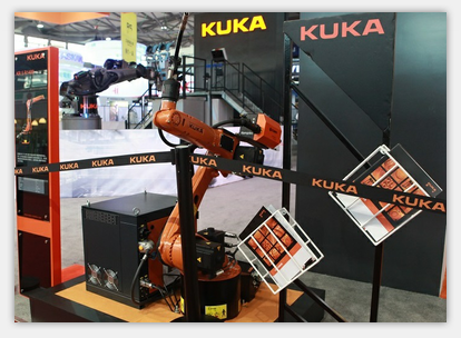 库卡在2013中国国际工业博览会机器人展上展示KR 5 R1400 机器人