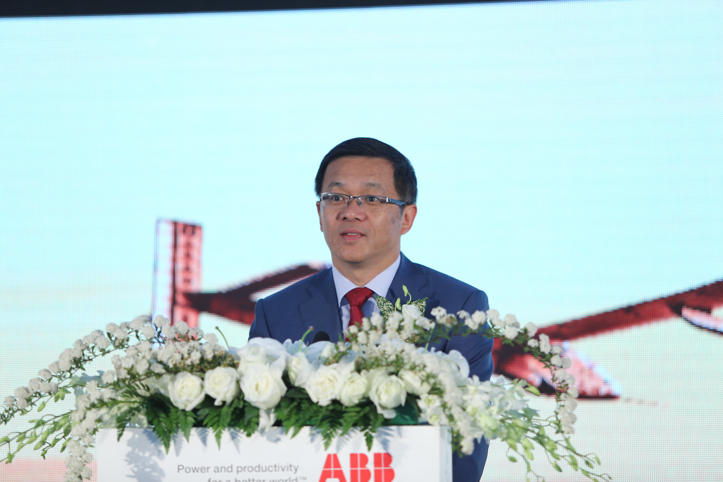 ABB（中国）有限公司董事长兼总裁顾纯元博士
