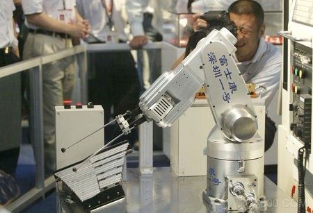 富士康 机器人 伺服电机 减速器