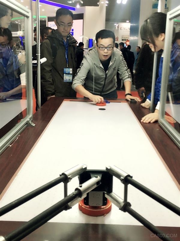 工业博览会 欧姆龙 传感 控制 助力中国制造的智能转型