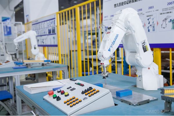 安川美的 3C 工业机器人