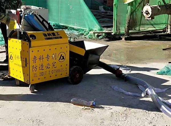 小型混凝土泵施工