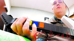 传感器芯片助高位瘫痪者弹吉他