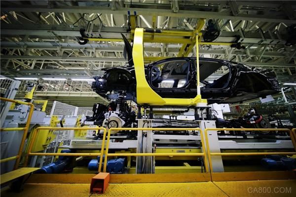 沃尔沃大庆汽车工厂：ABB机器人让焊接自动化率超过70%