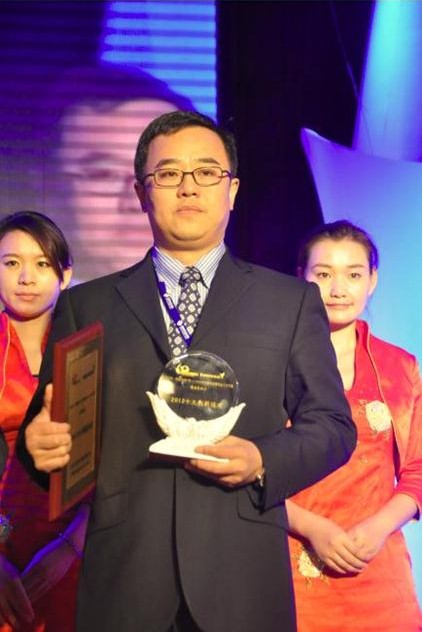 泛华恒兴荣获“2012年教育装备行业十大创新技术奖”