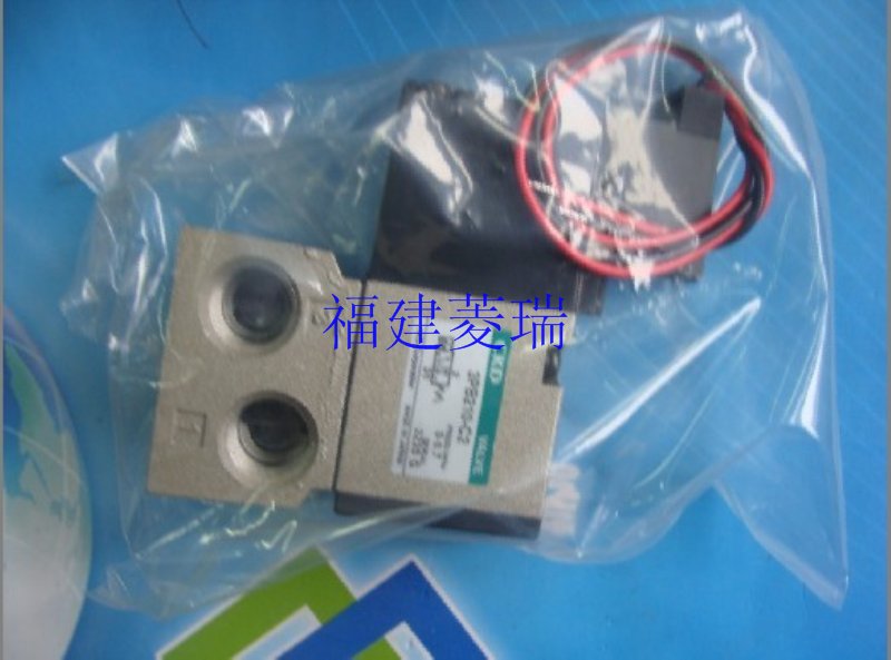 CKD 电磁阀3PB210-08-C2-3-DC24V