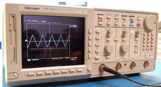 深圳二手泰克示波器|TDS744A|500MHz示波器|现货TDS744A