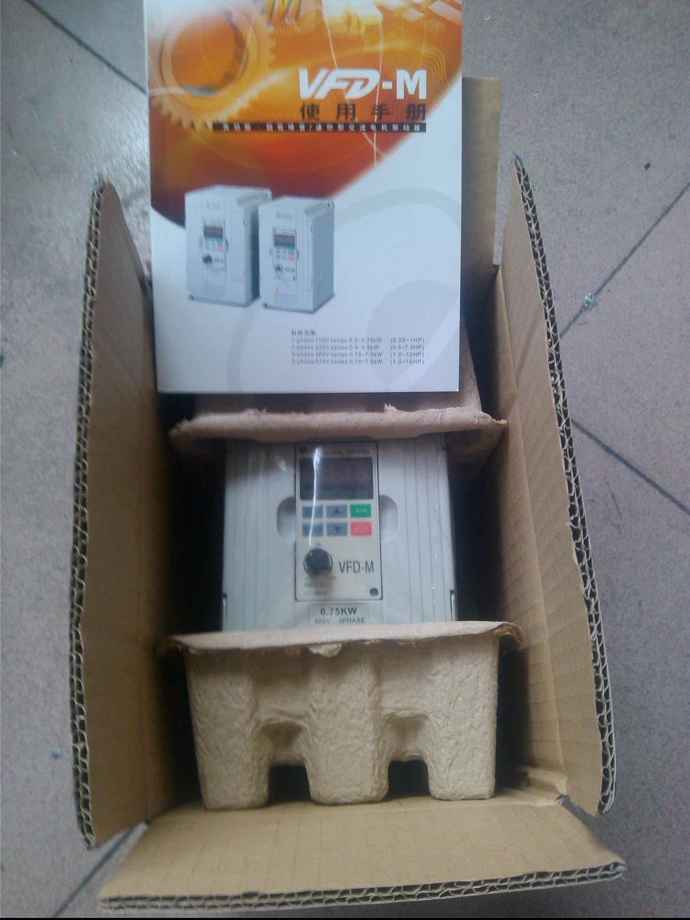 深圳台达变频器三相220V、1.5KW