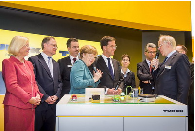 德国总理安格拉?默克尔博士(Angela Merkel)莅临德国汉诺威展会图尔克展台