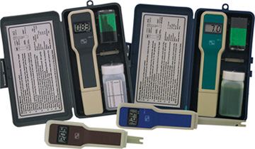 OMEGA经济型pH、ORP、电导率和TDS测试仪