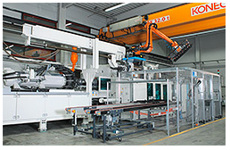 KRUMPHOLZ 公司使用 KUKA KR 120 R3900 ULTRA K 给注塑机装料和卸料