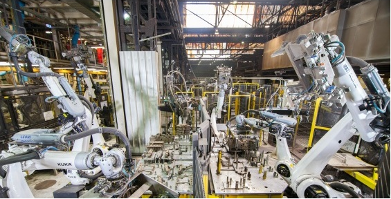 25个KUKA机器人在NEUE HALBERG-GUSS公司全自动装配曲轴箱型芯组件