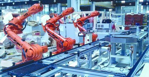 工业机器人上半年产量激增52% “智能制造”探索提速