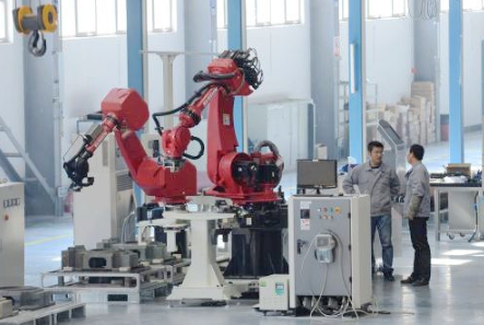 新松机器人拓展3C市场 新型复合机器人实现无人自动化