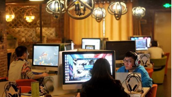 中国网民规模达7.72亿 近八成月收入5000元以下
