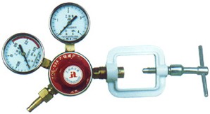 中西dyp 乙炔减压器 型号:NB3-YQE-03A库号：M173599   