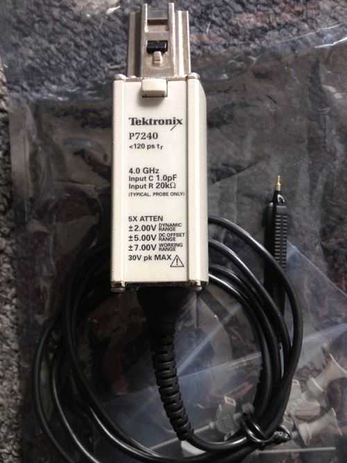 美国泰克Tektronix P7240有源电压探头