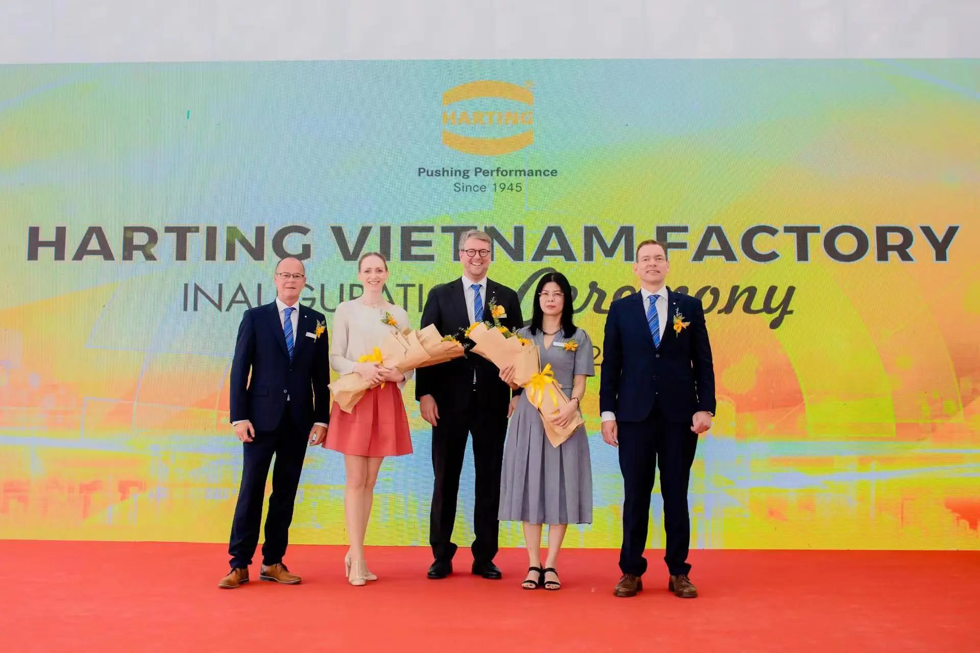 庆祝浩亭的越南工厂正式投产