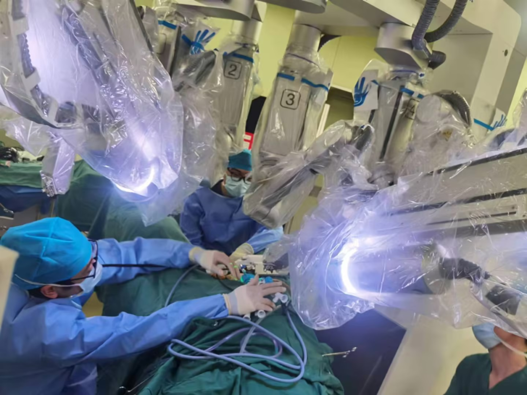 国产单孔机器人在嘉定这家医院妇科完成“首秀”
